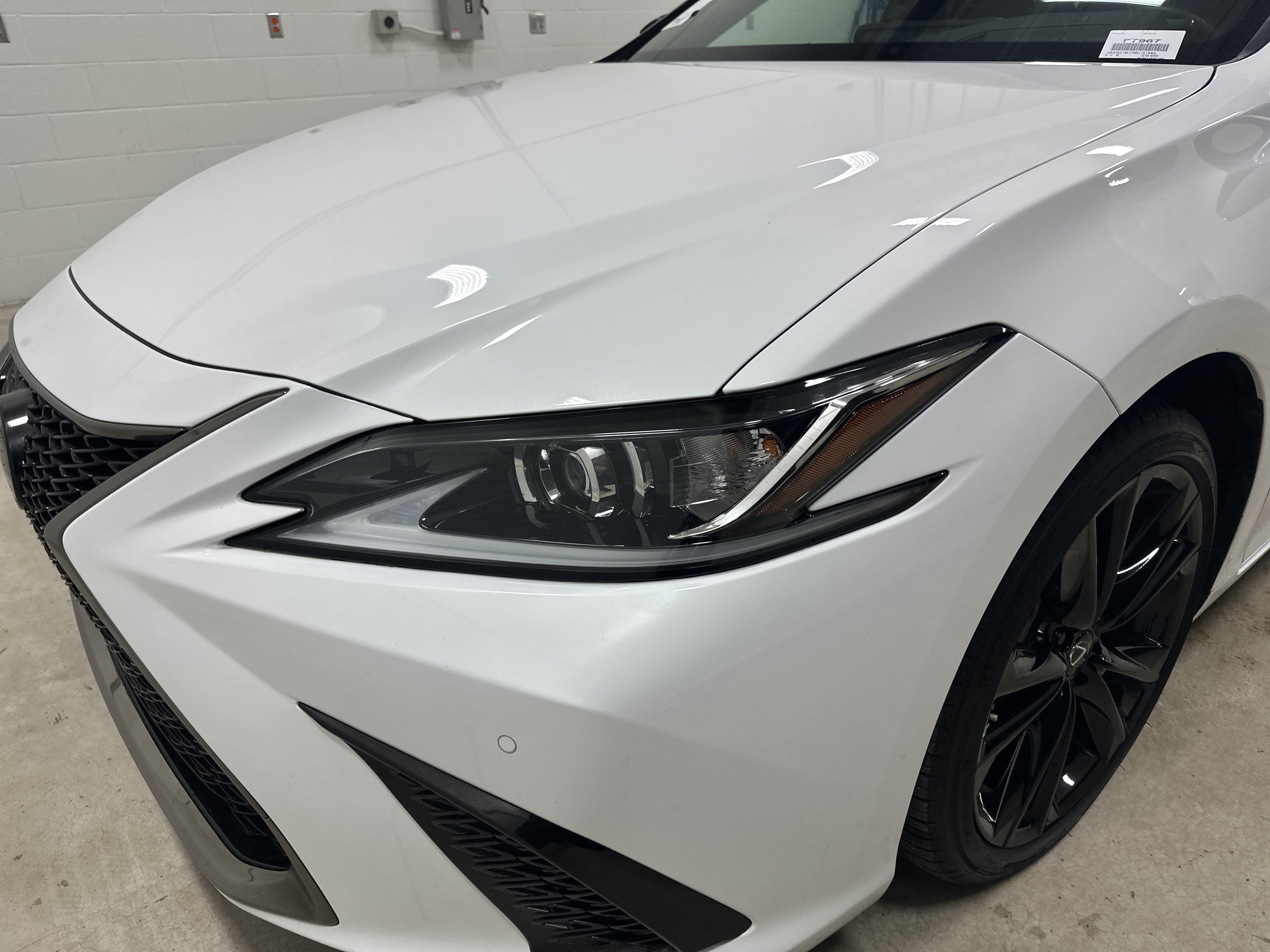 Certified 2022 Lexus ES 350 F Sport w/ Accessory Package FWD image 6