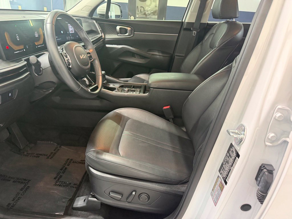 Used 2025 Kia Sorento S AWD/4WD image 30