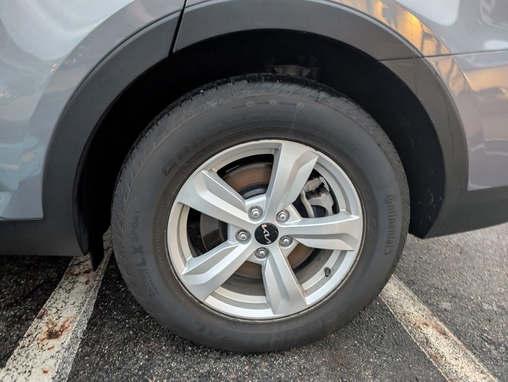 Used 2025 Kia Sorento LX image 23