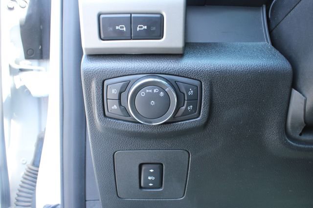 Used 2015 Ford F150 Lariat w/ Equipment Group 502A Luxury AWD/4WD image 16