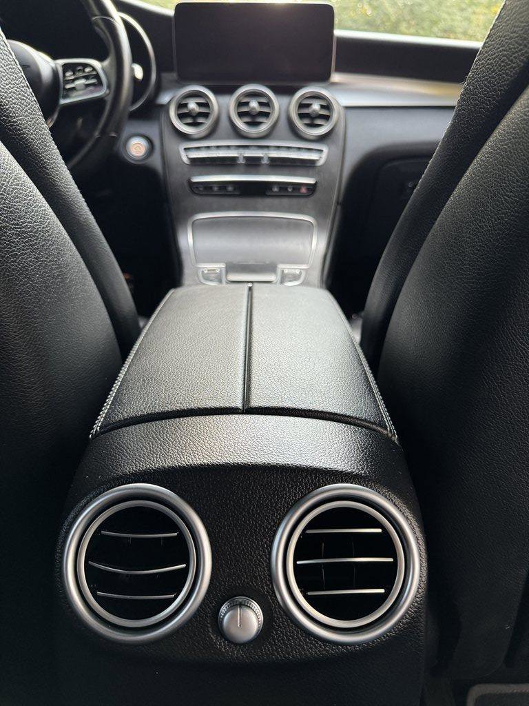 Used 2021 Mercedes-Benz GLC 300 4MATIC w/ AMG Line image 81