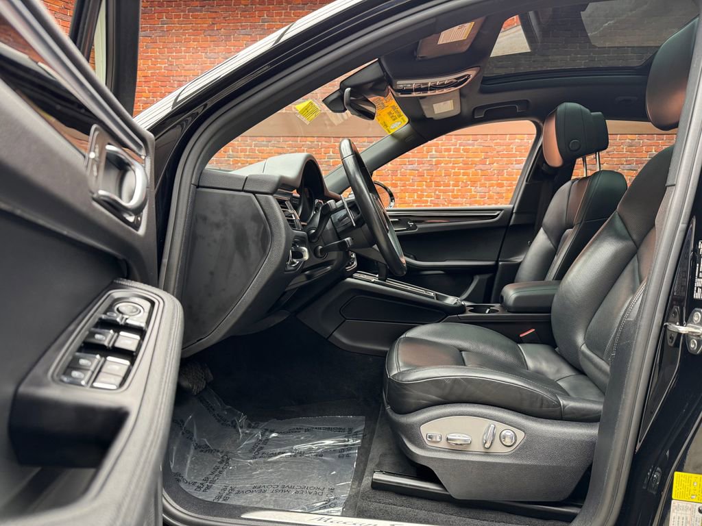 Used 2022 Porsche Macan S image 23