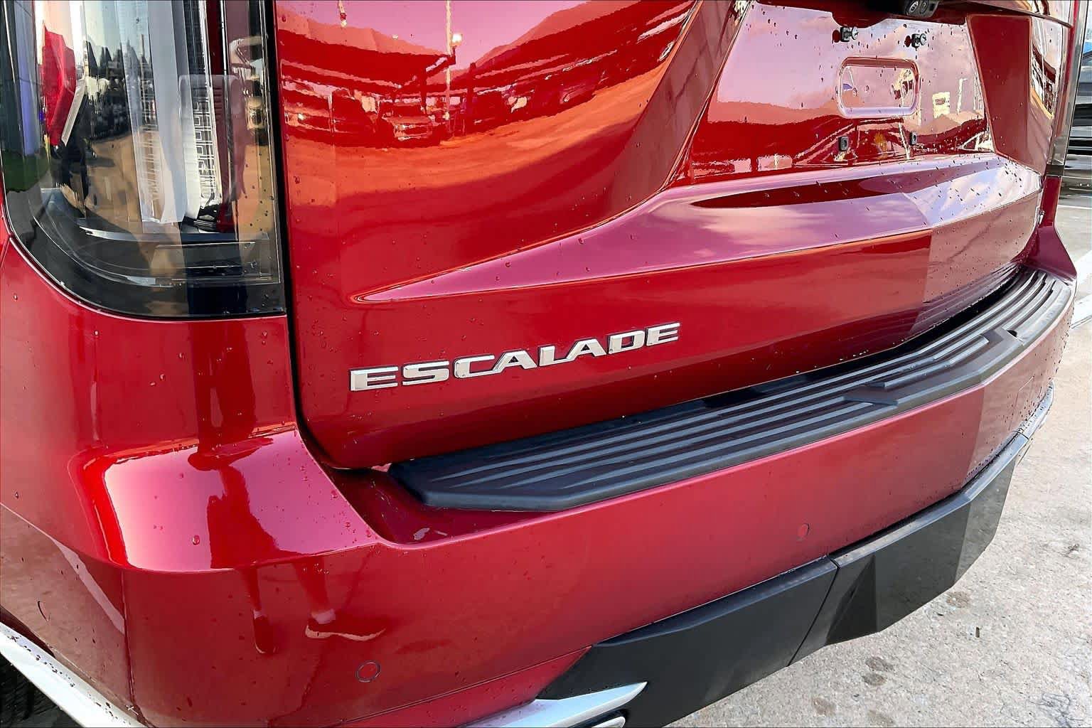 Used 2023 Cadillac Escalade Premium Luxury w/ Performance Package AWD/4WD image 9
