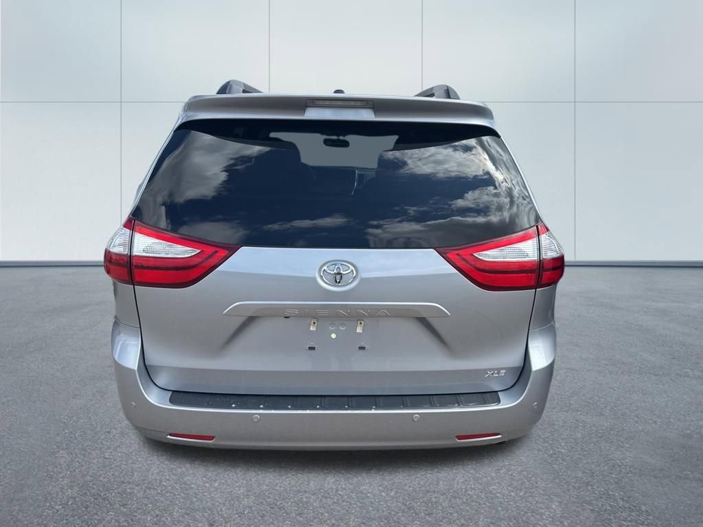 Used 2017 Toyota Sienna XLE w/ XLE Navigation Package FWD image 3