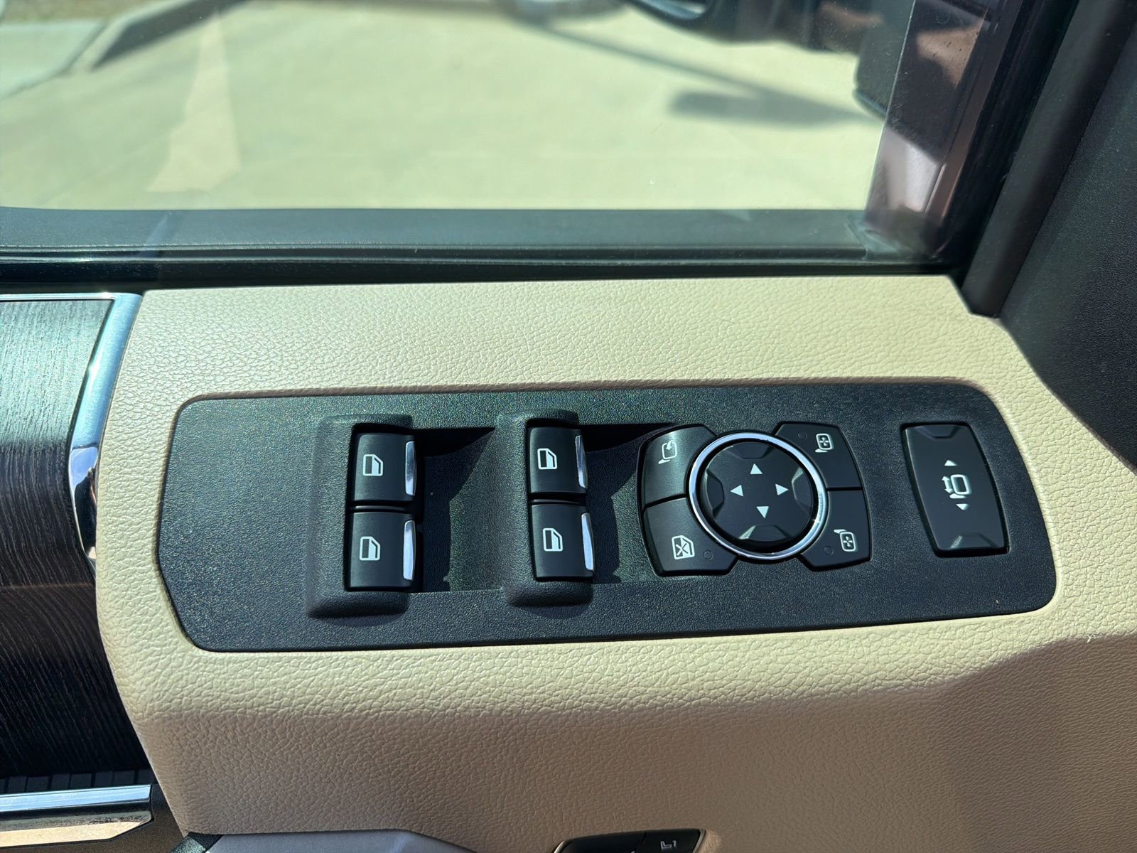 Used 2020 Ford F250 Lariat w/ Tremor Off-Road Package image 15