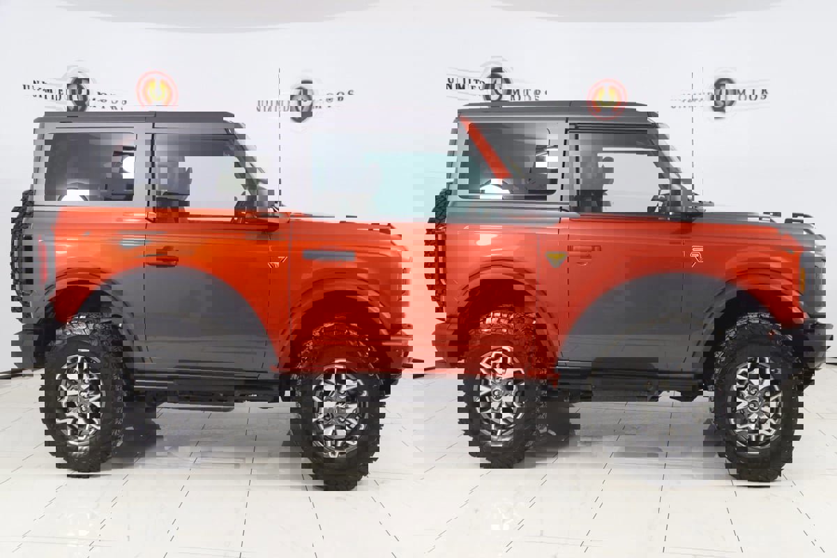 Used 2024 Ford Bronco Badlands image 2