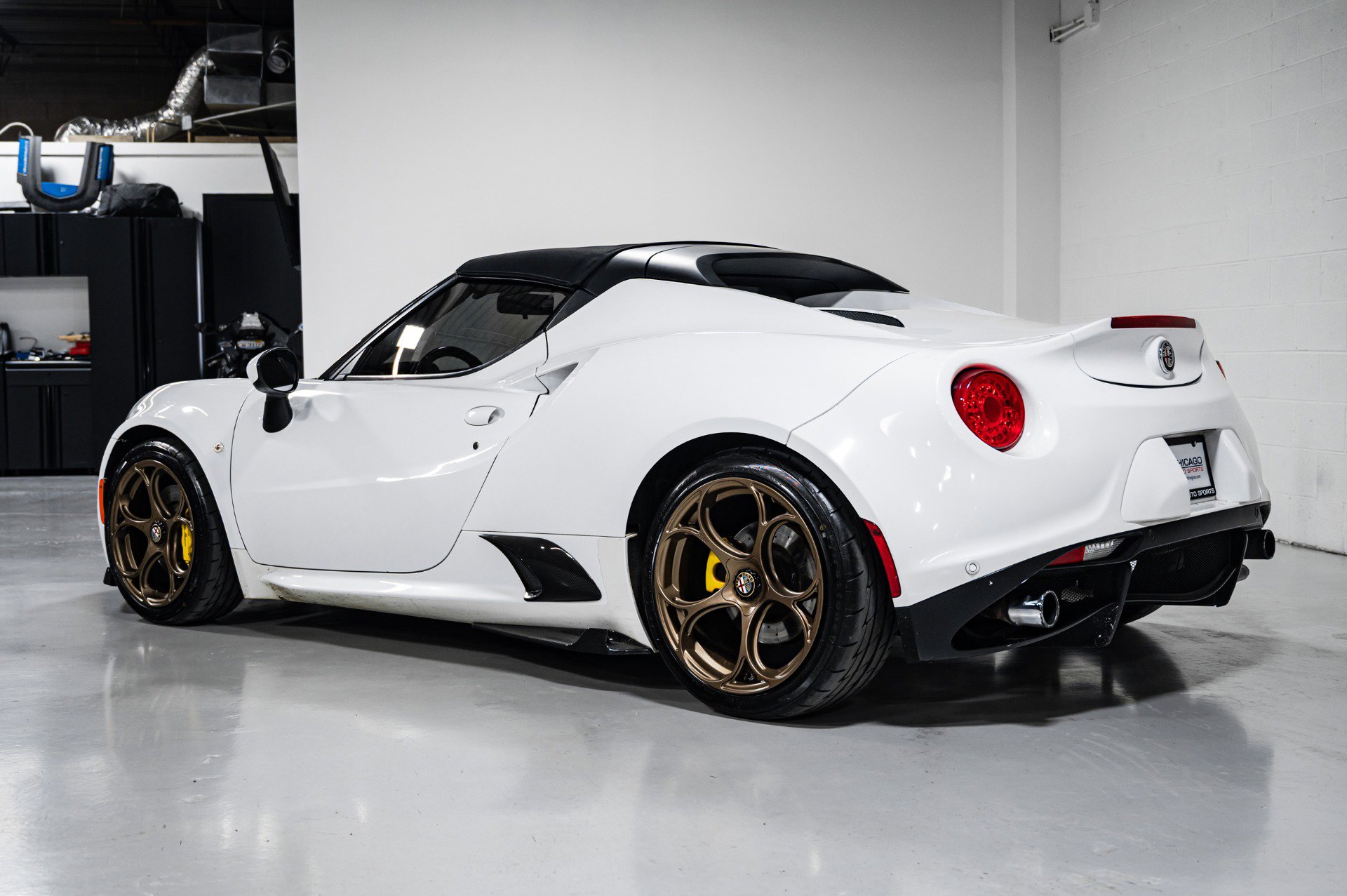 Used 2018 Alfa Romeo 4C Spider RWD image 36