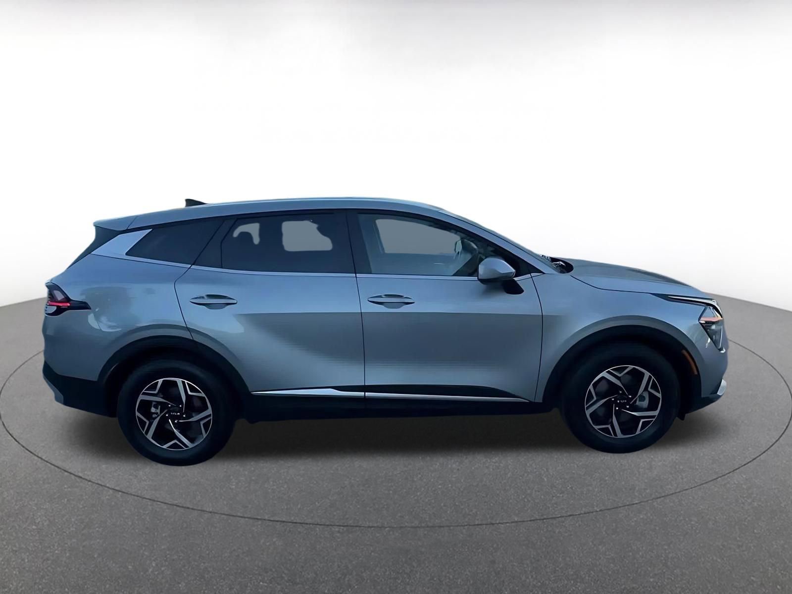 Used 2025 Kia Sportage LX FWD image 16
