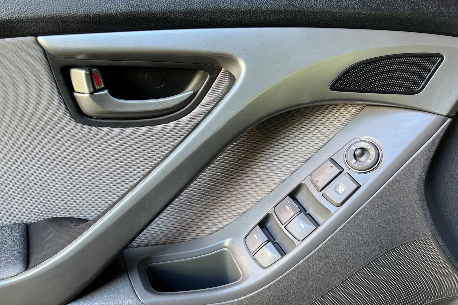 Used 2013 Hyundai Elantra GLS w/ Preferred Pkg FWD image 12