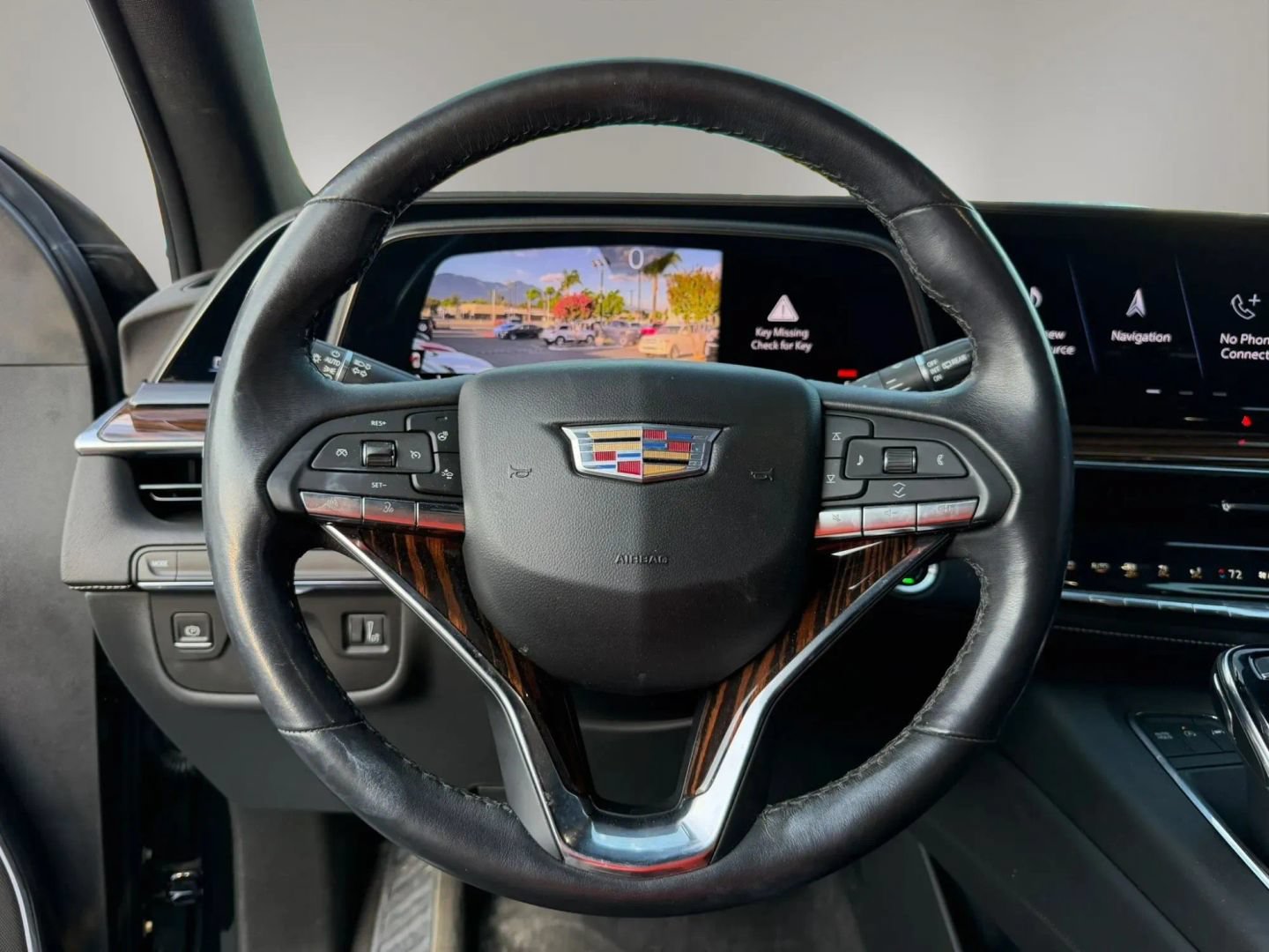Used 2023 Cadillac Escalade Premium Luxury RWD image 26
