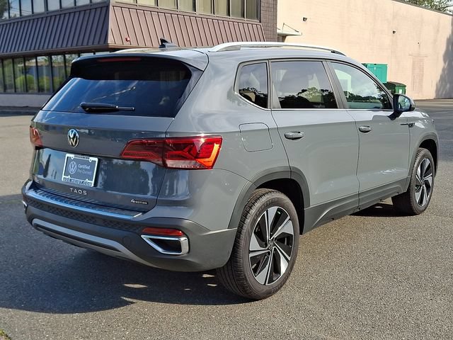 Certified 2024 Volkswagen Taos SE w/ Panoramic Sunroof Package AWD/4WD image 11