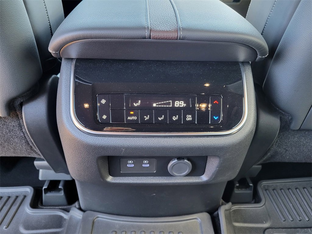 New 2025 Nissan Armada SL w/ Captain's Chari Seat Package image 5