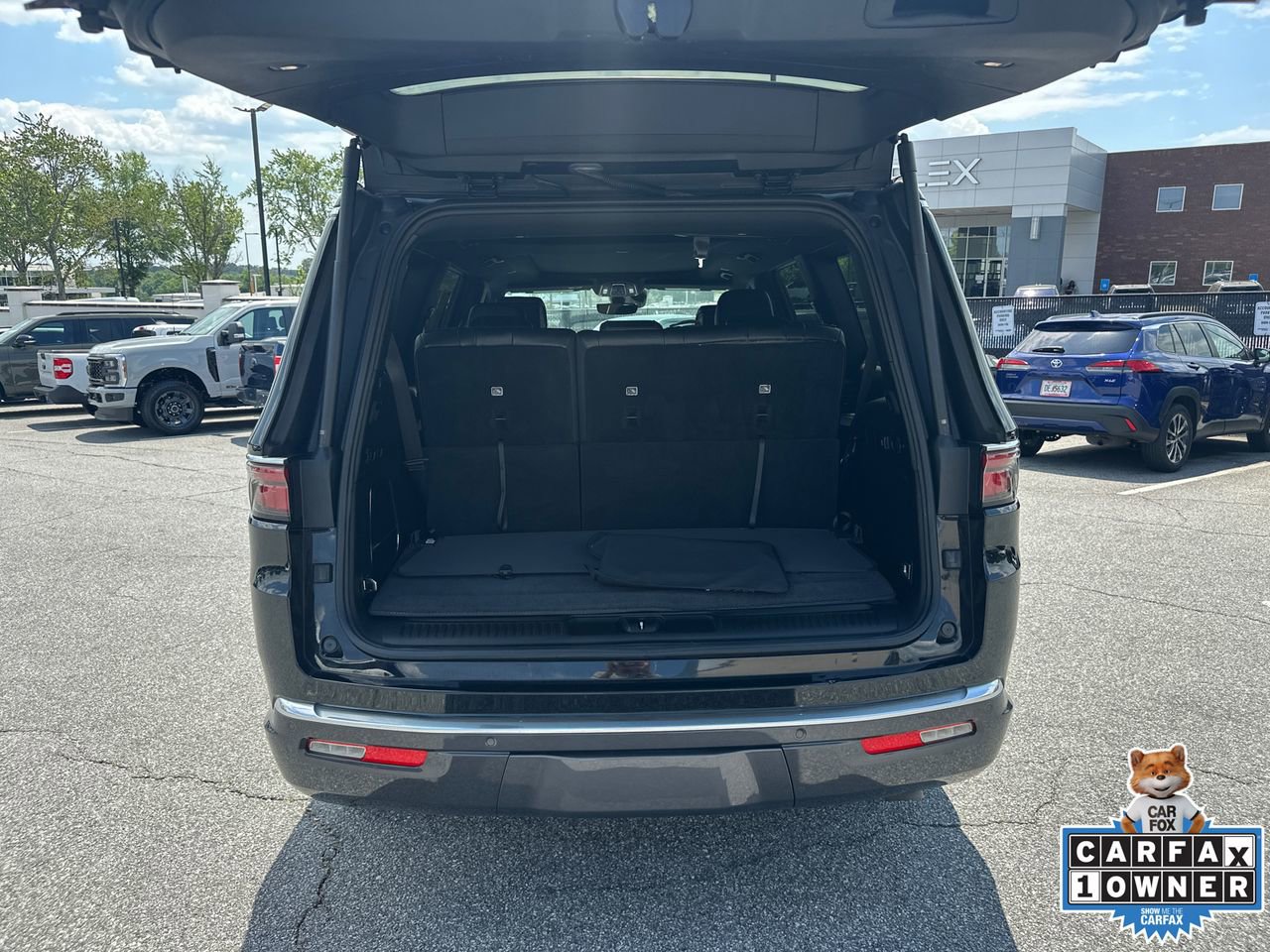 Used 2022 Jeep Wagoneer Series II w/ Premium Group I AWD/4WD image 18