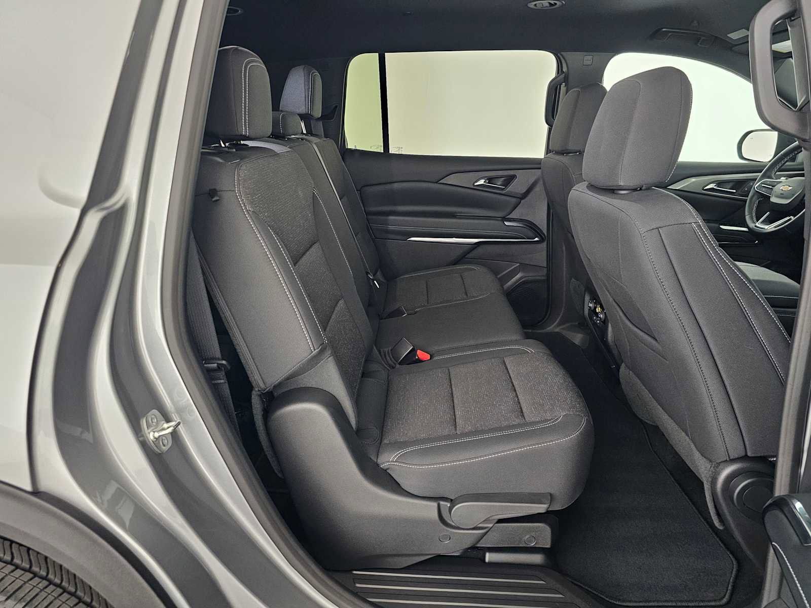 Used 2026 Chevrolet Traverse LT FWD image 12
