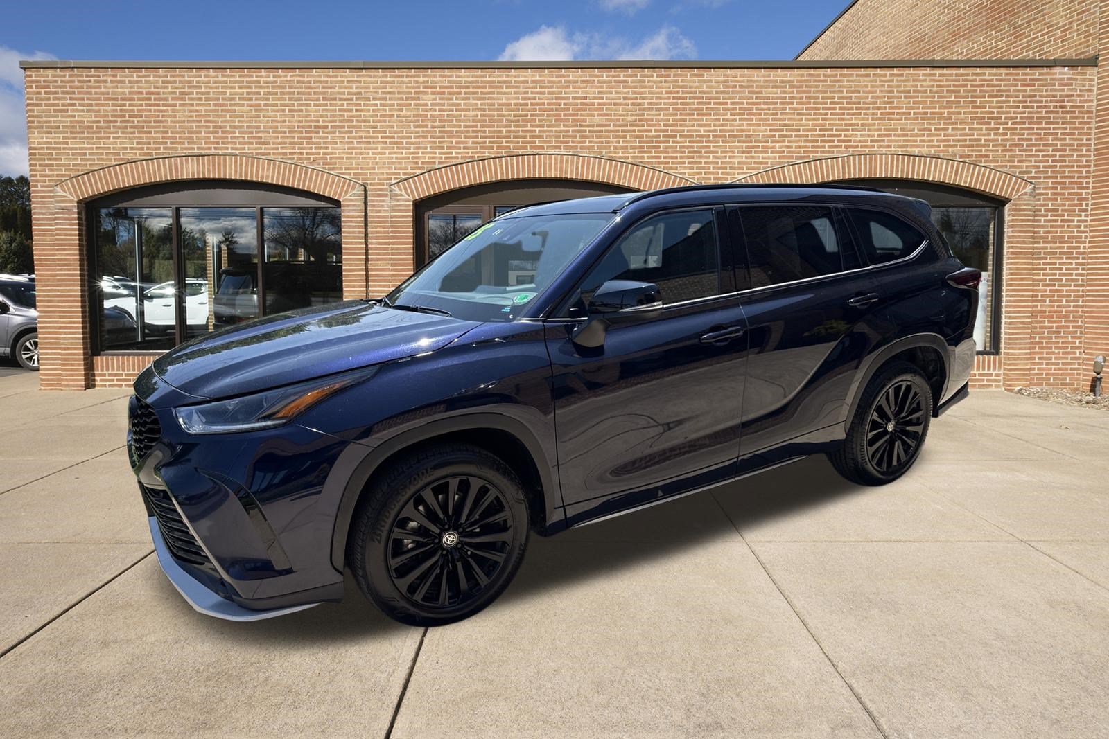 Used 2025 Toyota Highlander XSE AWD/4WD image 8