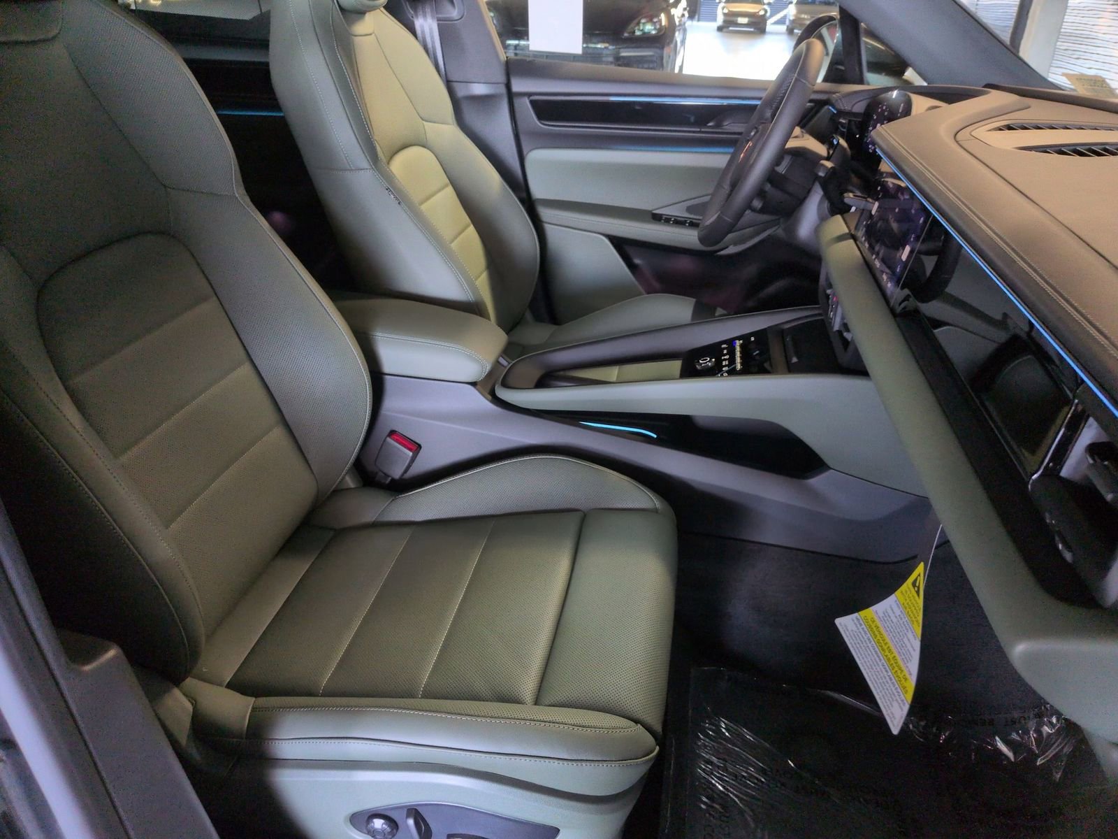 Used 2026 Porsche Macan Electric image 23