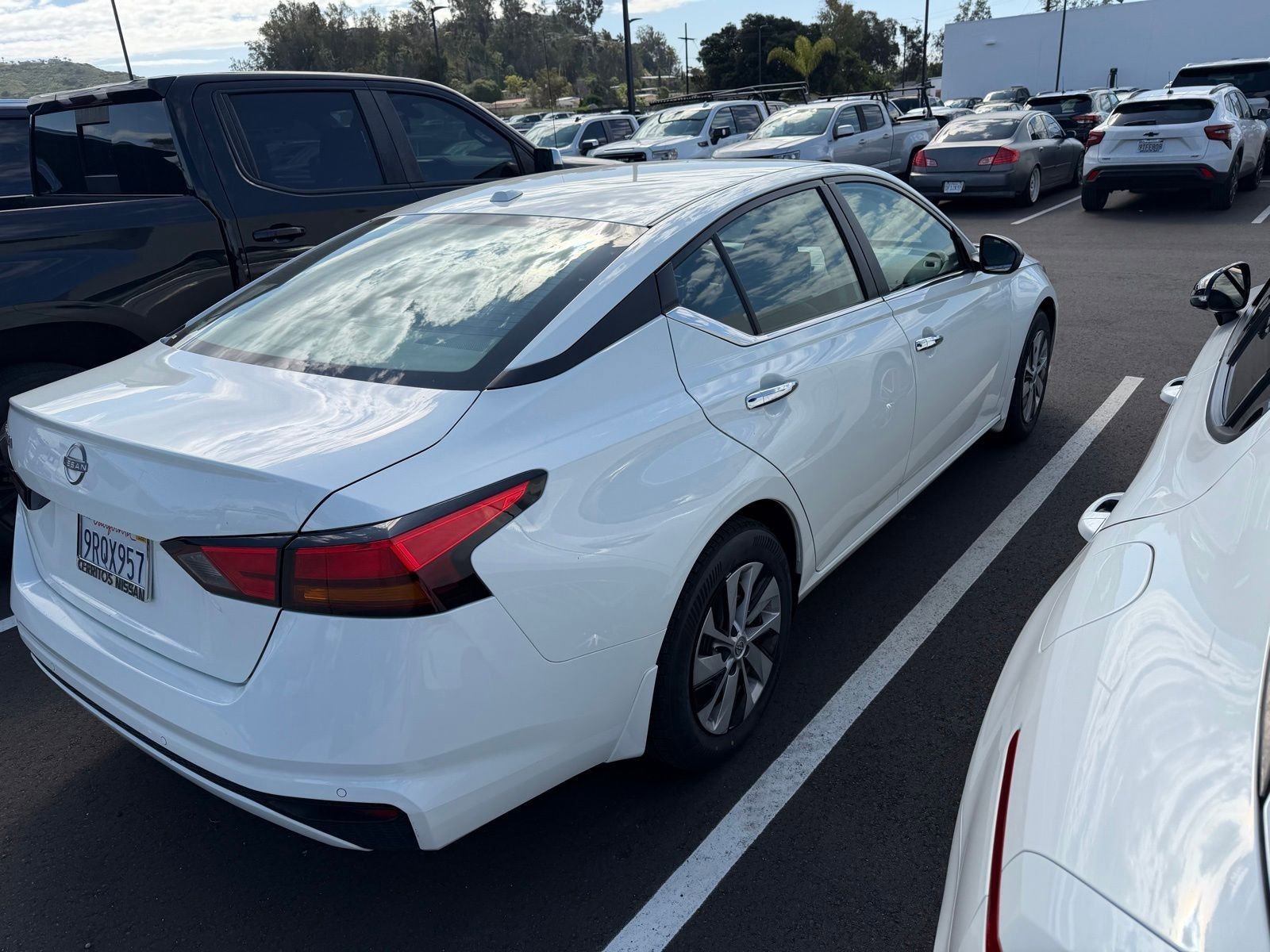 Used 2025 Nissan Altima 2.5 S image 6