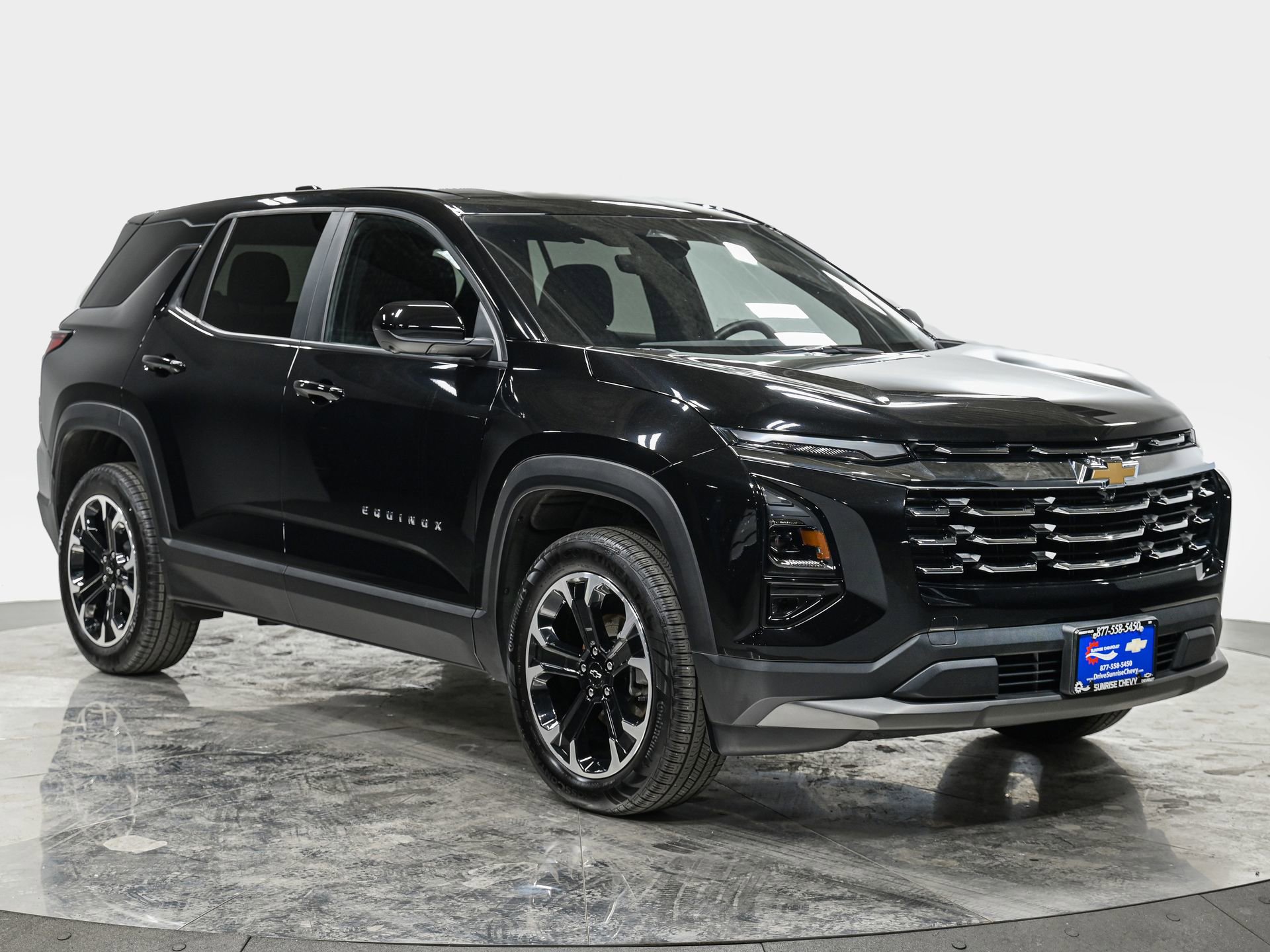 Used 2025 Chevrolet Equinox LT w/ Safety and Technology Package image 9