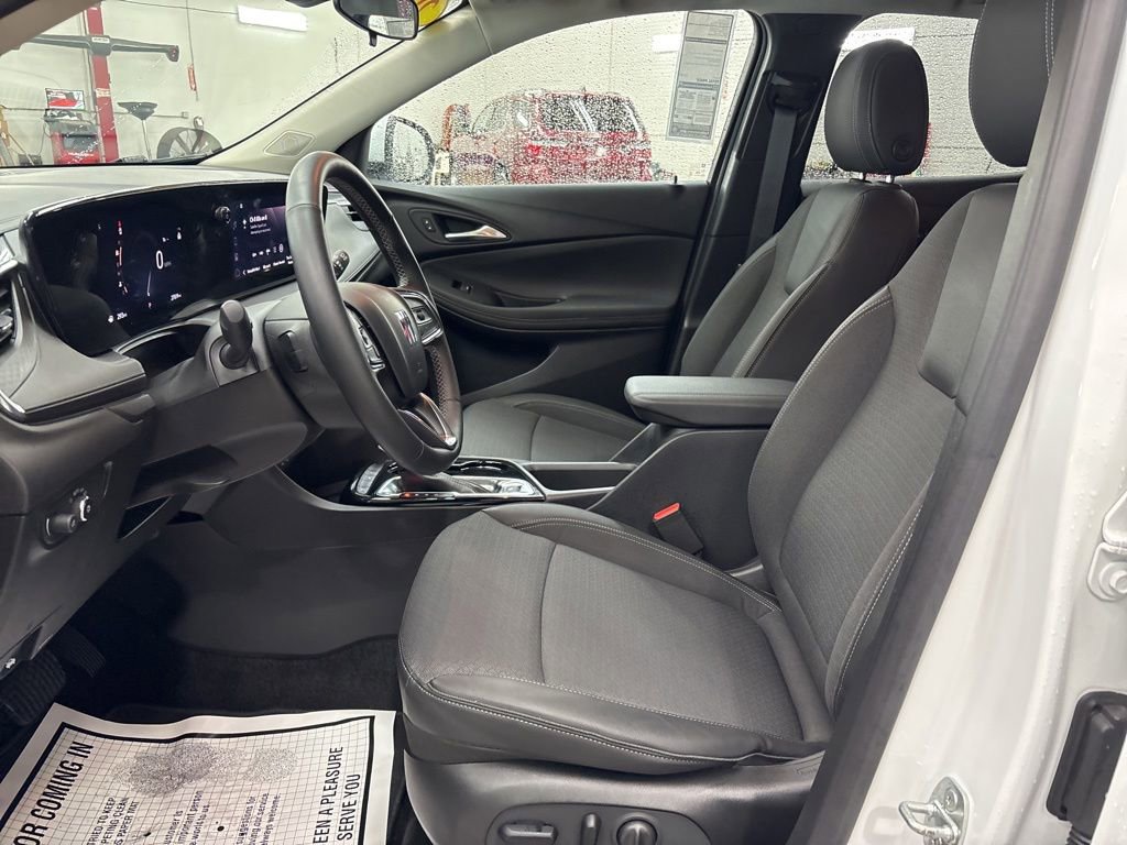 Used 2024 Buick Encore GX Preferred w/ Comfort Package FWD image 9