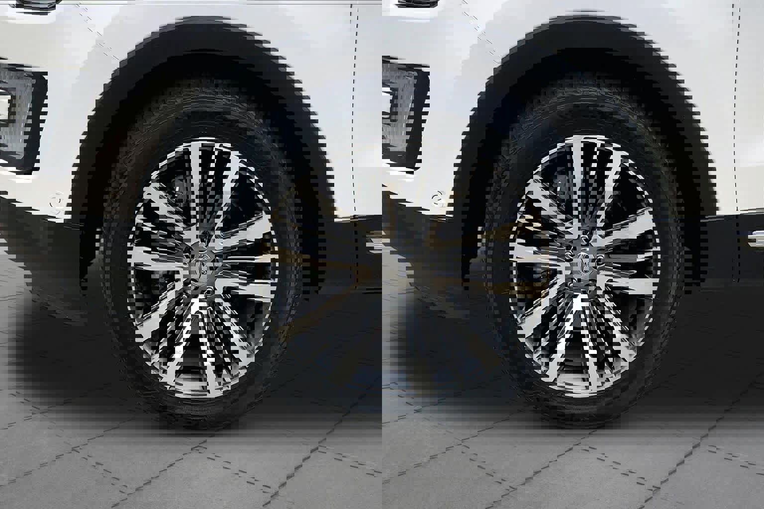 Used 2016 Ford Explorer Platinum image 11