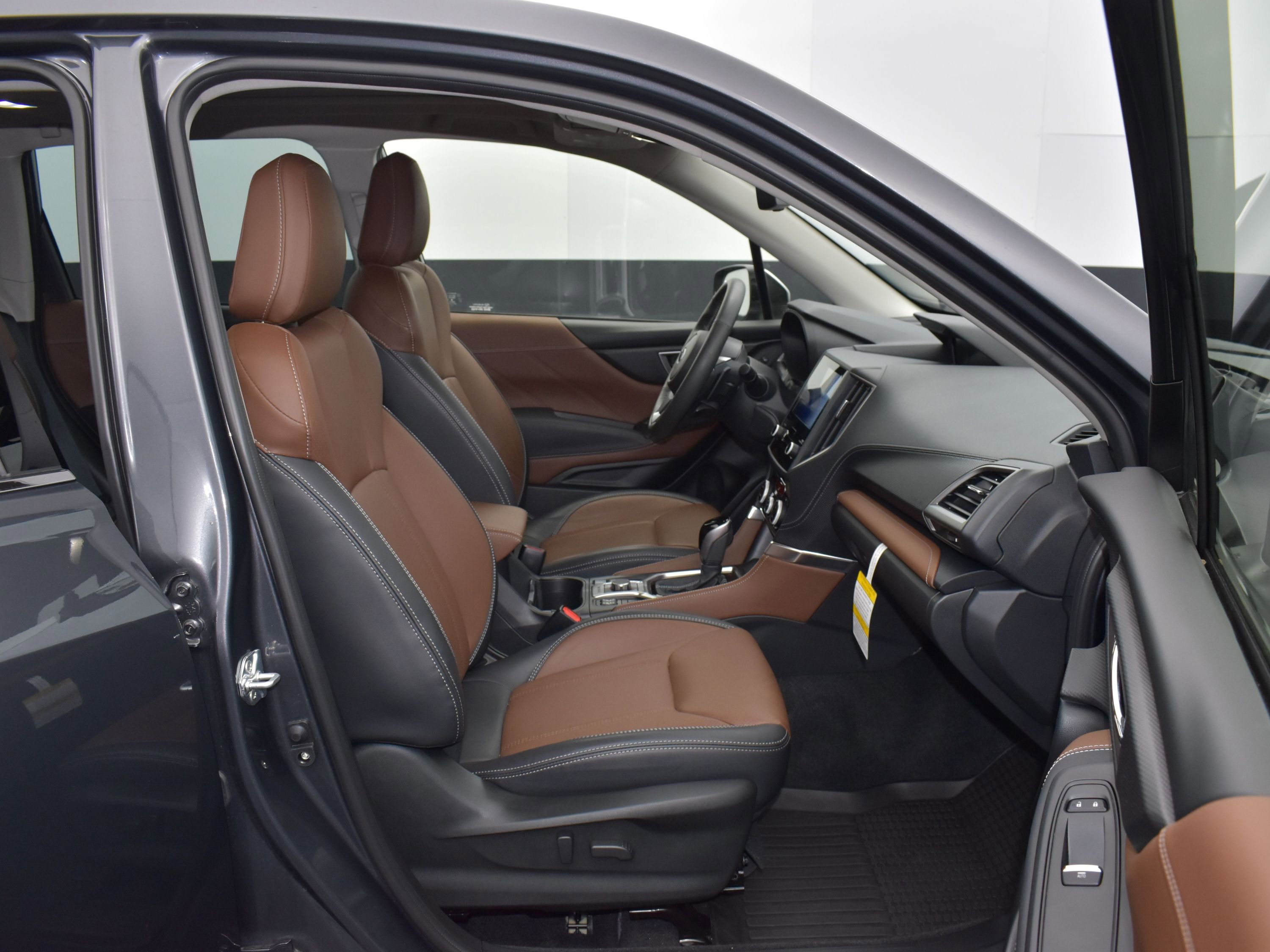 Used 2024 Subaru Forester Touring w/ Pop Package 2 image 11