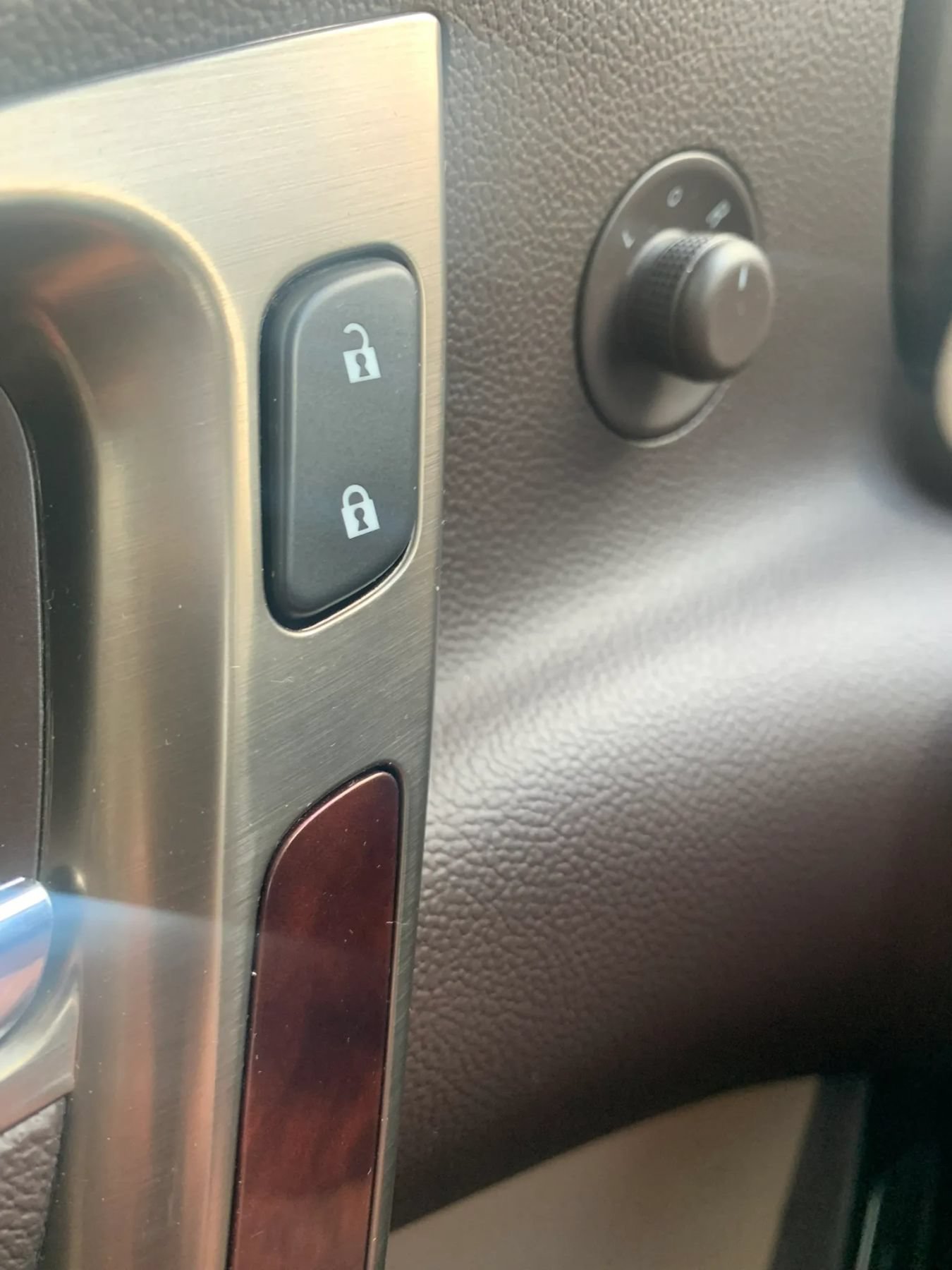 Used 2013 Buick Verano Leather FWD image 27