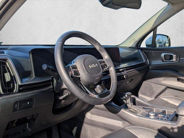 Used 2024 Kia Sorento S image 9