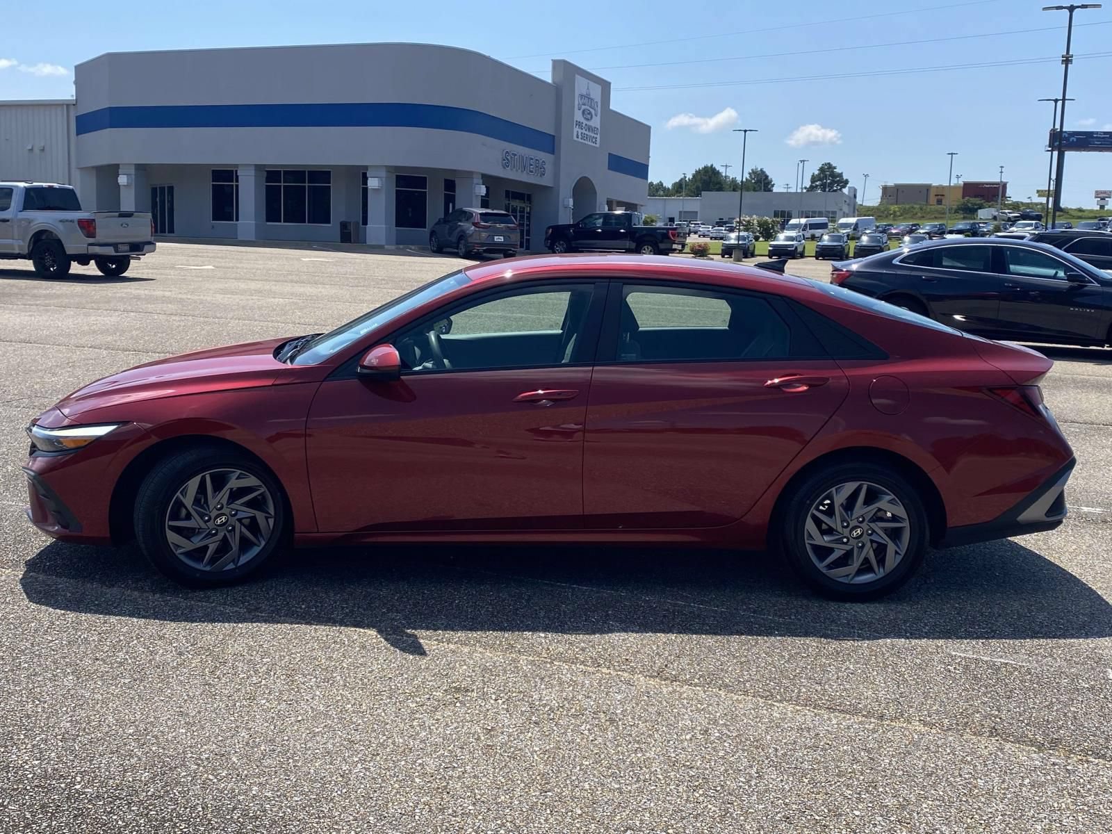Used 2024 Hyundai Elantra SEL FWD image 4