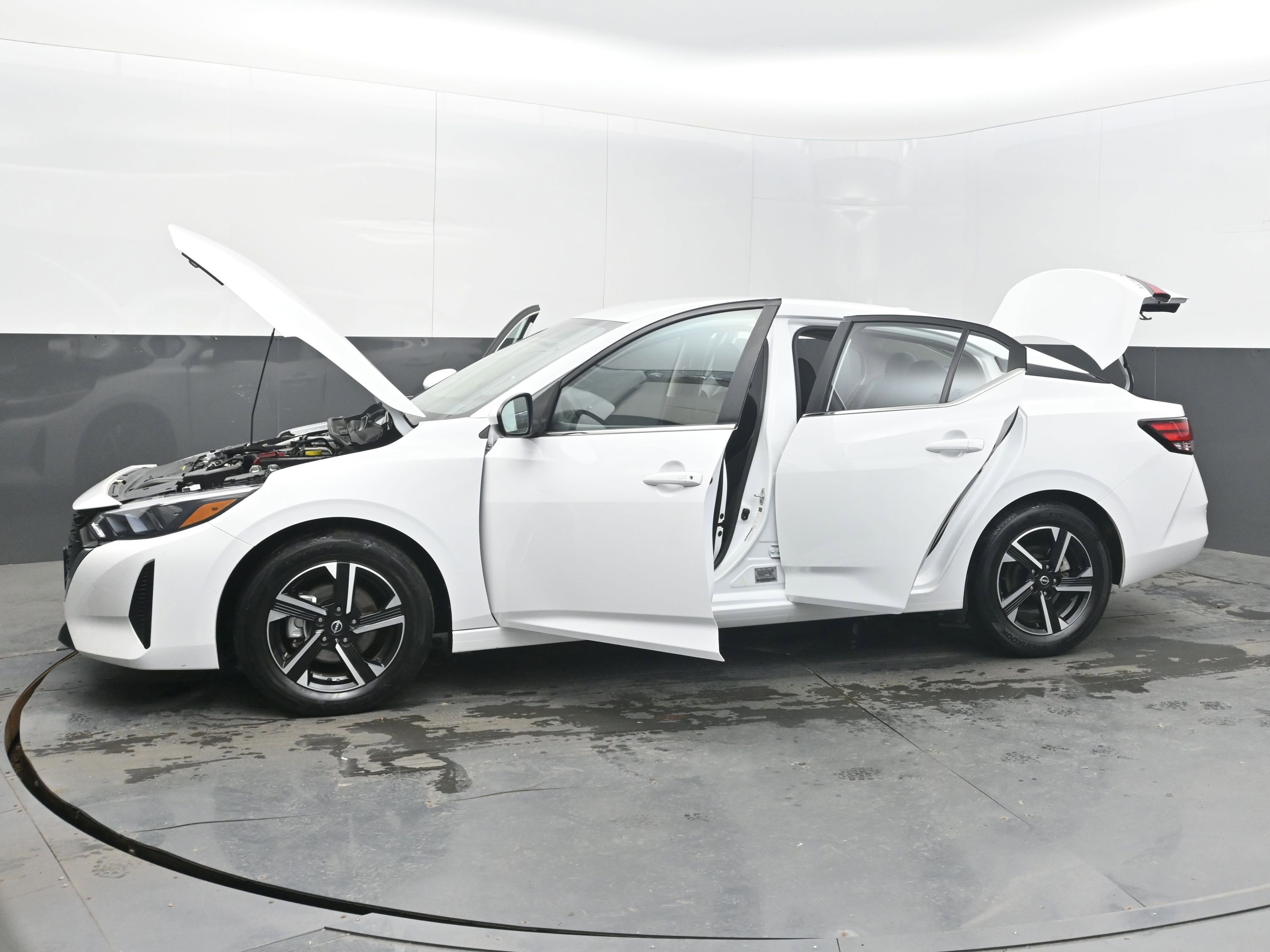 Used 2024 Nissan Sentra SV image 43