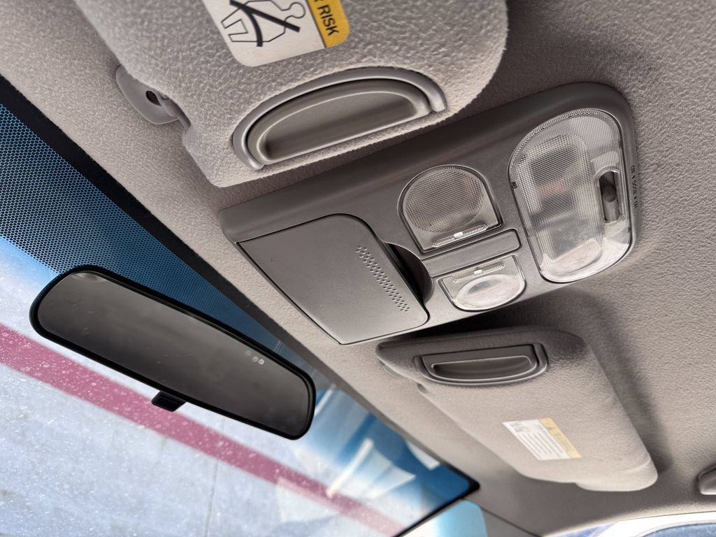 Used 2004 Mitsubishi Endeavor LS AWD/4WD image 26