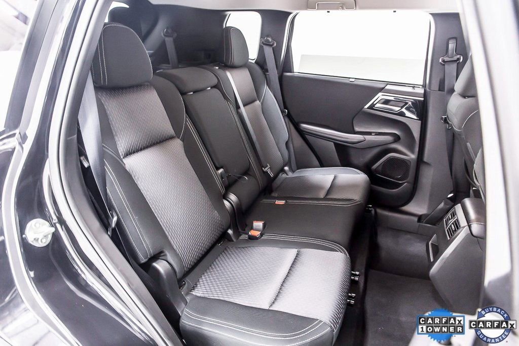 Used 2024 Mitsubishi Outlander ES image 35