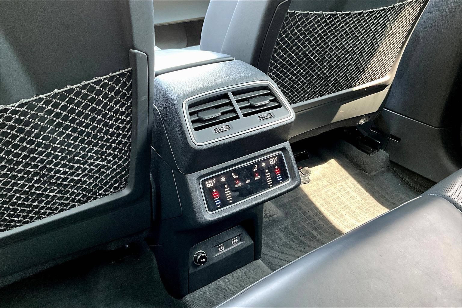 Used 2019 Audi e-tron Prestige w/ Prestige Package AWD/4WD image 9