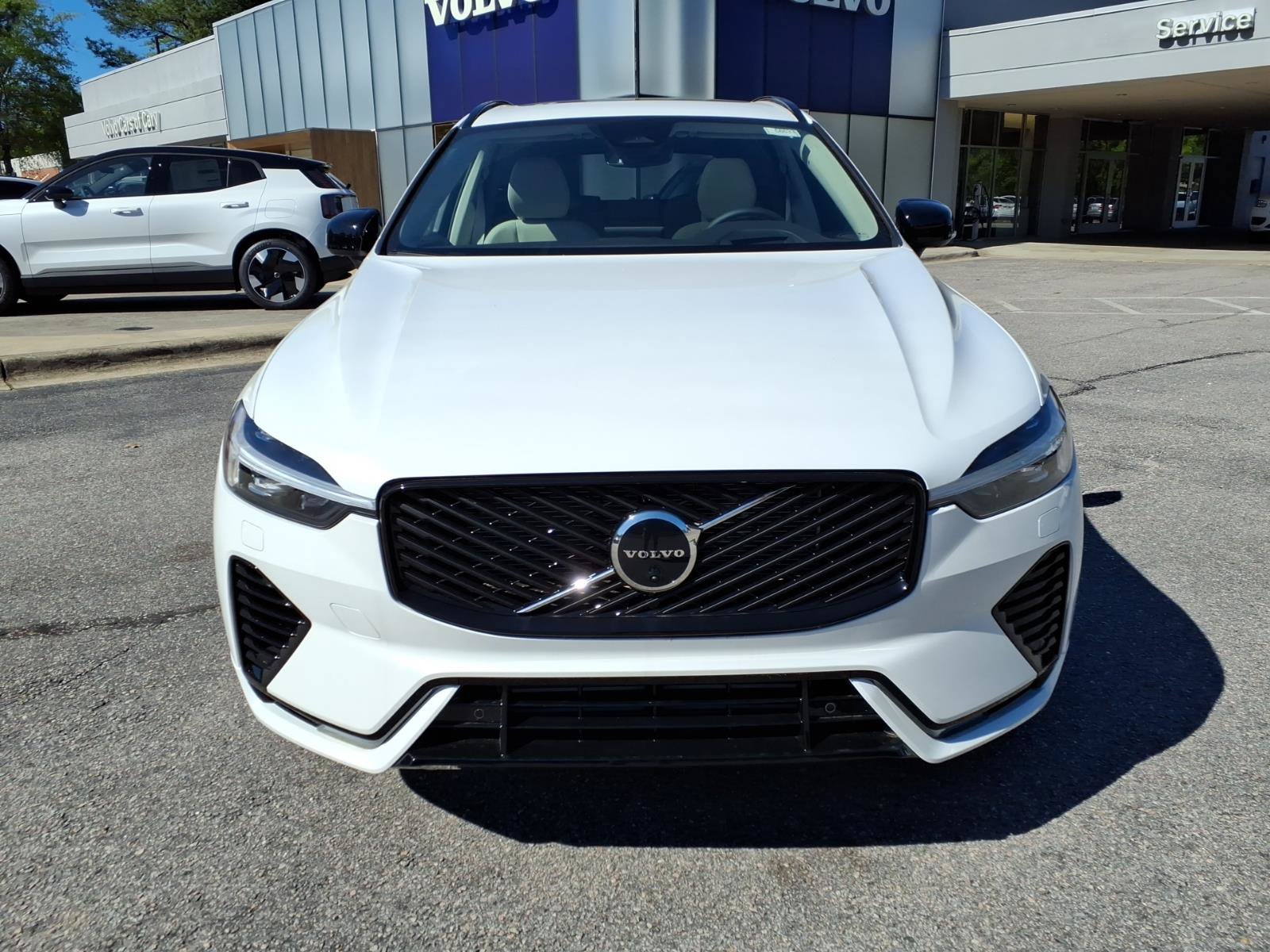New 2026 Volvo XC60 T8 Ultra w/ Protection Package Premier AWD/4WD image 7