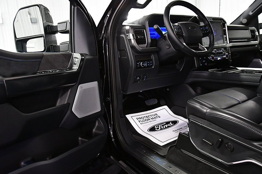 New 2025 Ford F350 Platinum w/ FX4 Off-Road Package image 16