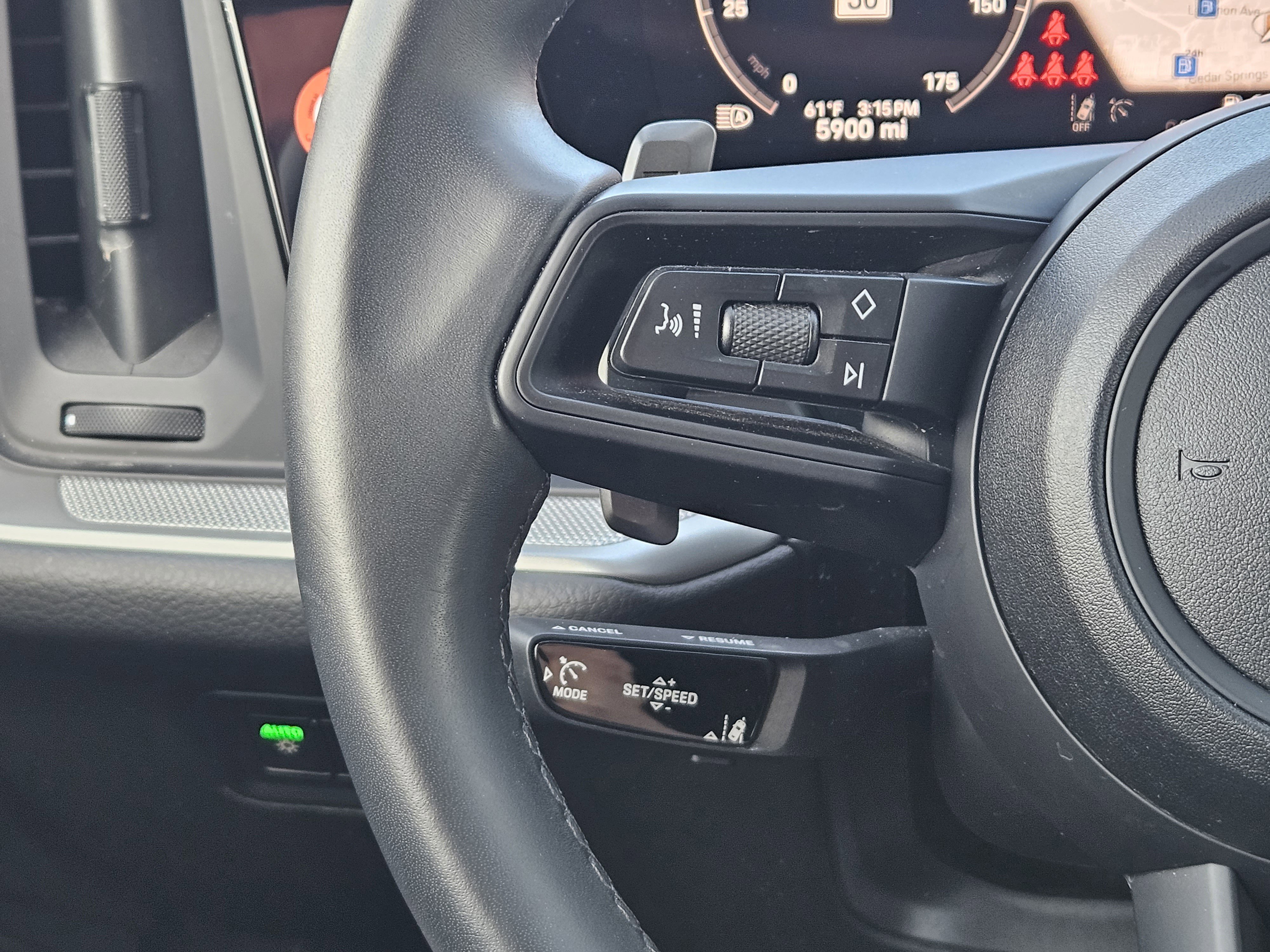 Used 2025 Porsche Cayenne image 26