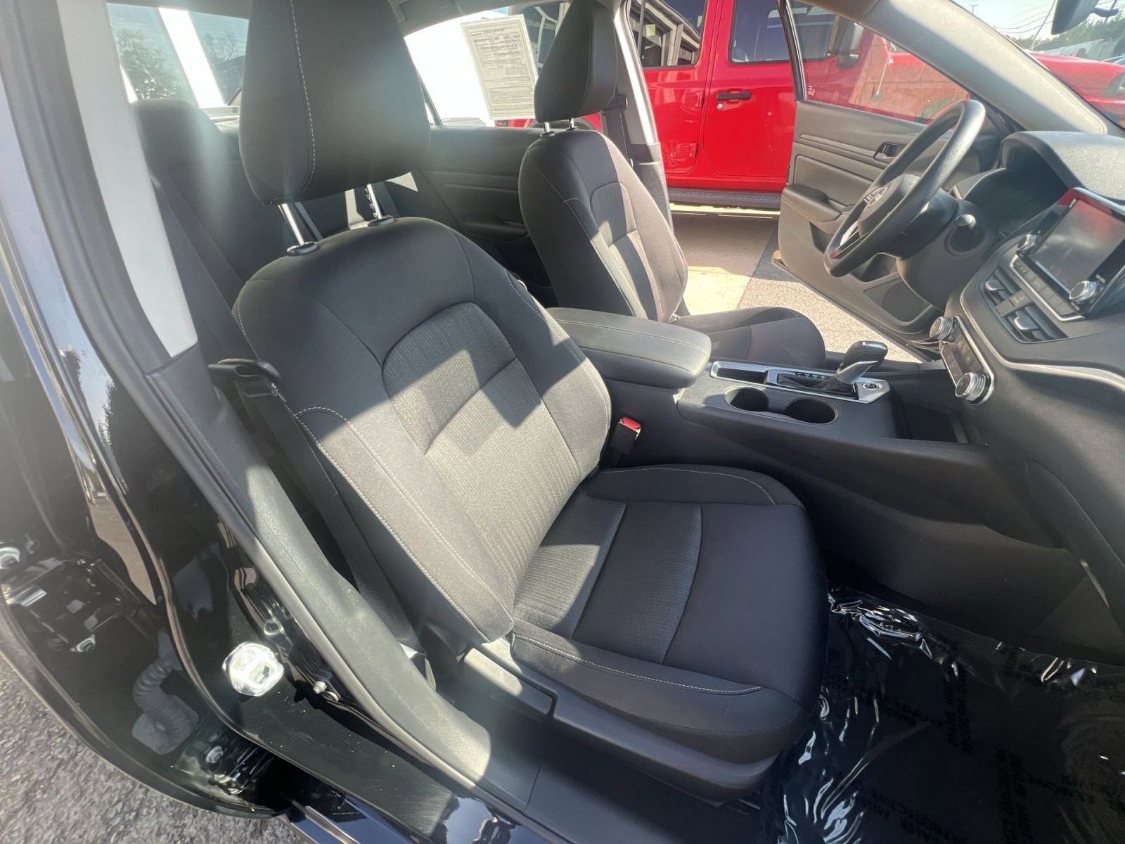 Used 2024 Nissan Altima 2.5 S FWD image 34