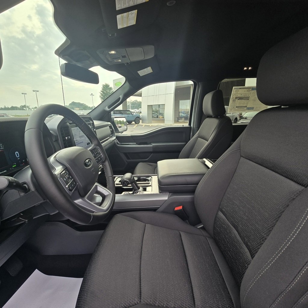 New 2025 Ford F150 XLT image 28