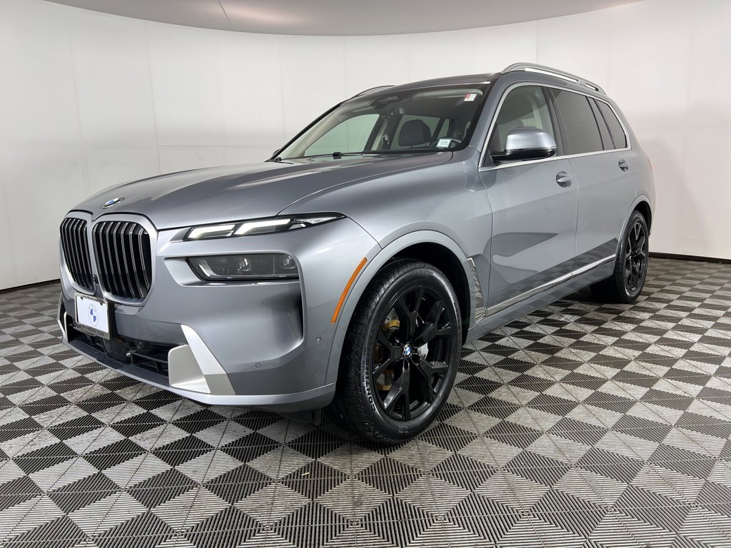Used 2024 BMW X7 xDrive40i w/ Premium Package image 13