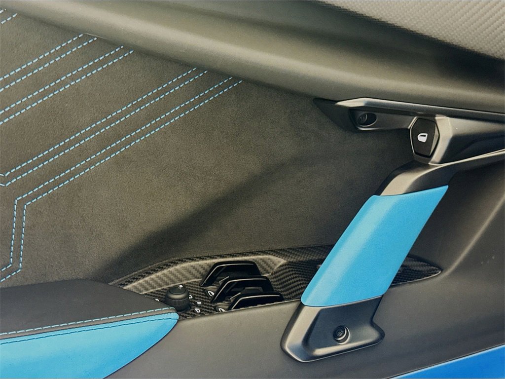 Used 2024 Lamborghini Revuelto image 18