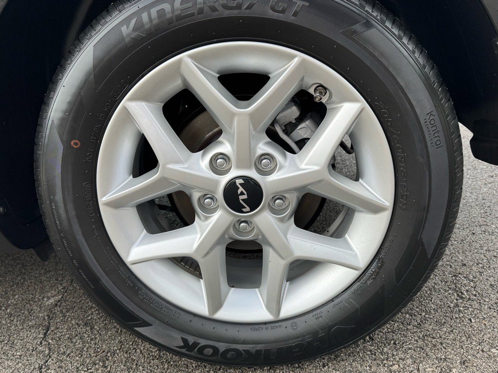 Used 2023 Kia Soul LX w/ LX Technology Package image 13