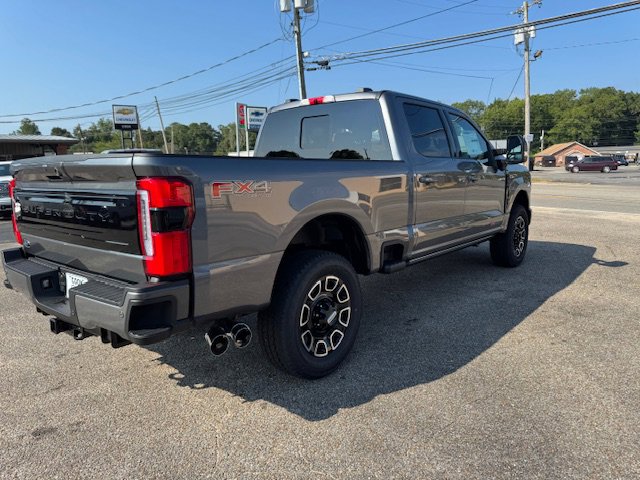 New 2025 Ford F250 4x4 Crew Cab Super Duty image 6
