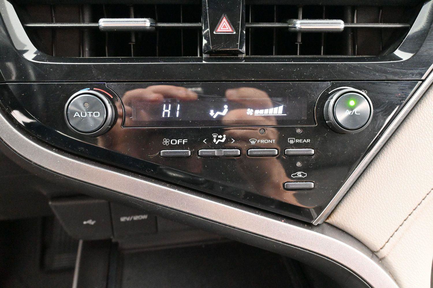 Used 2021 Toyota Camry SE FWD image 22