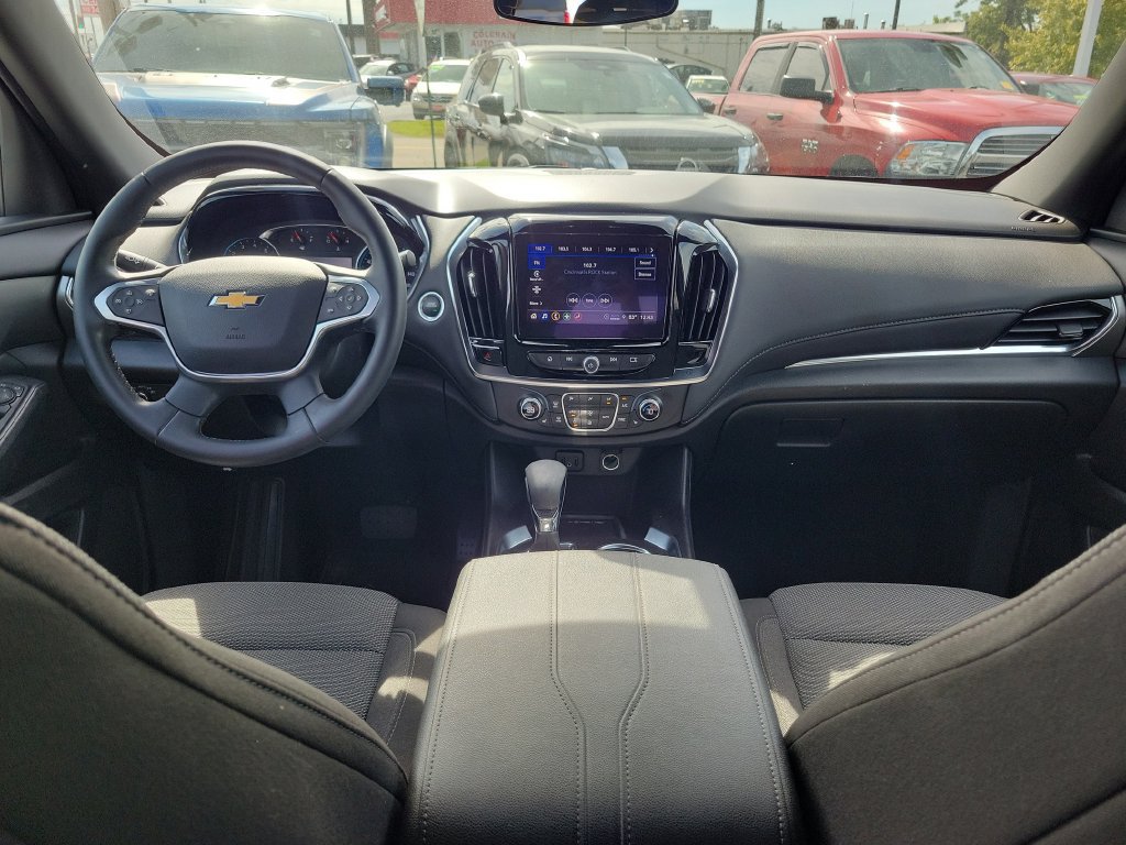 Used 2023 Chevrolet Traverse LT FWD image 14