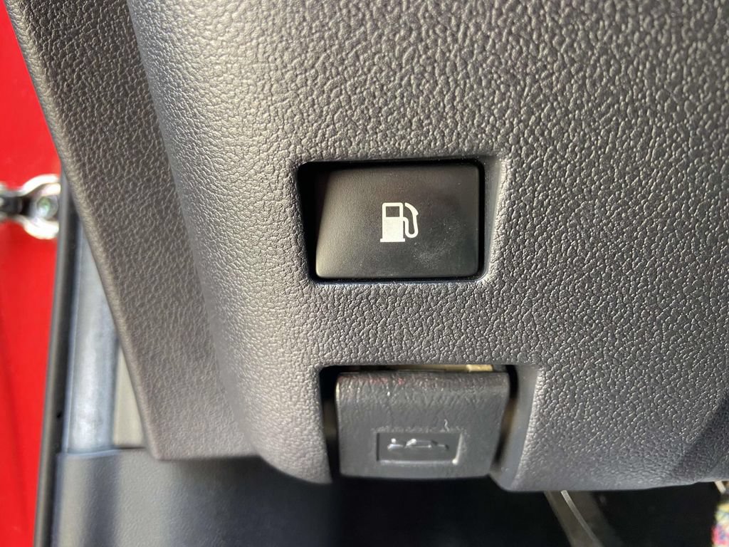 Used 2019 Toyota Prius Limited FWD image 28