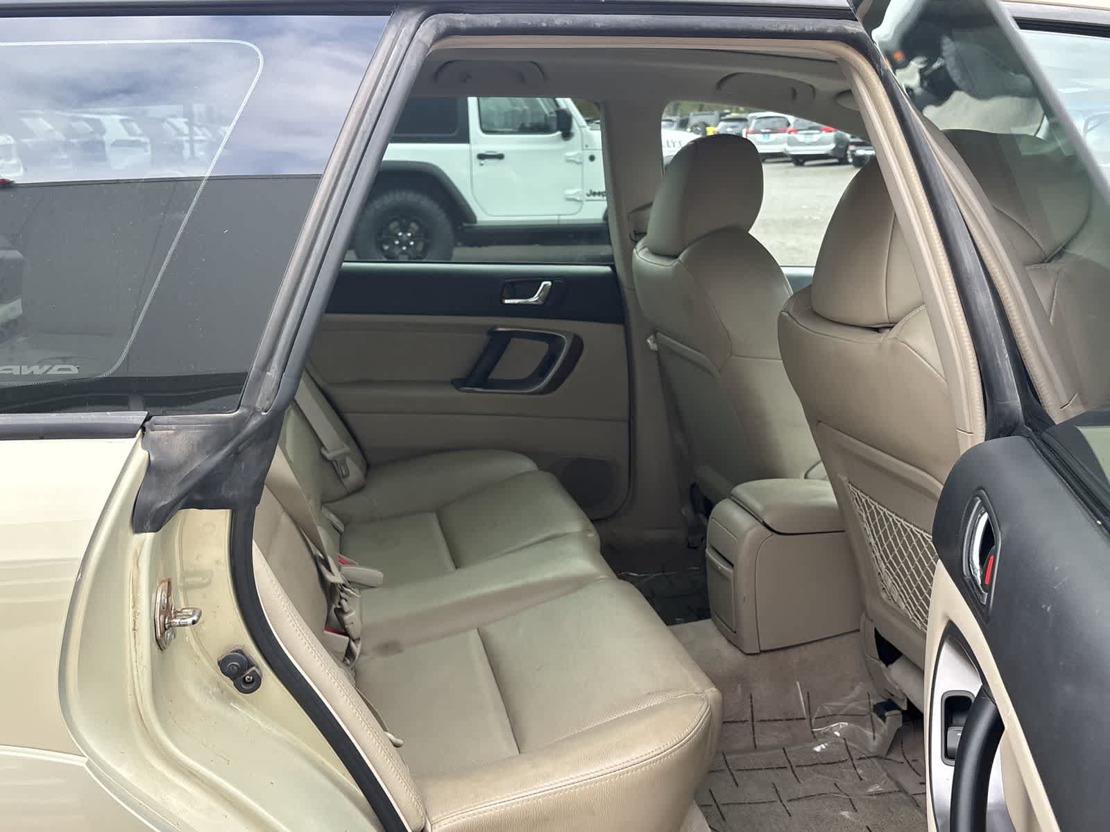 Used 2007 Subaru Outback 2.5XT Limited w/ Popular Equipment Group 2B AWD/4WD image 10