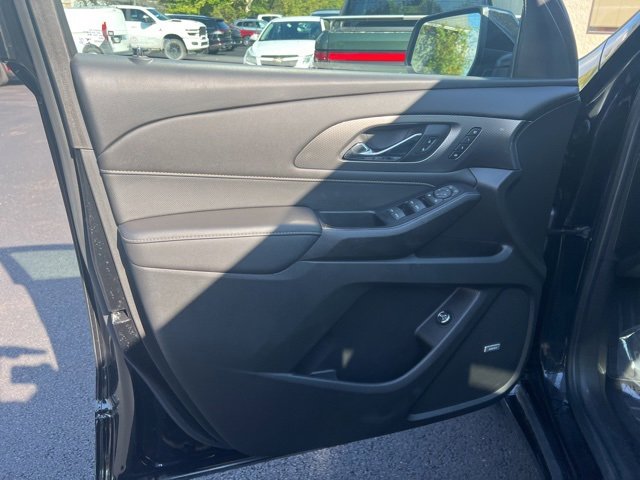 Used 2023 Chevrolet Traverse Premier image 28