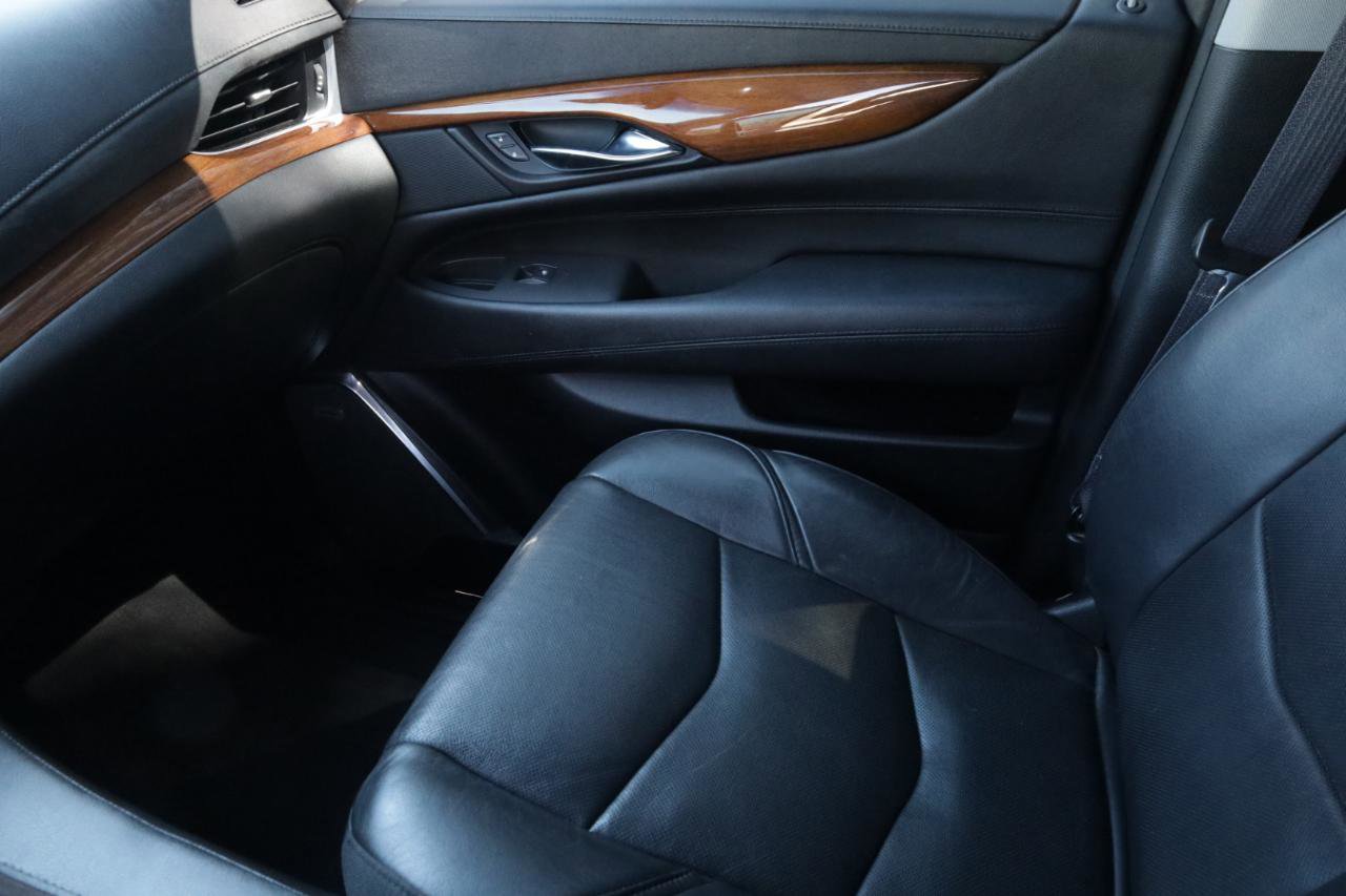 Used 2016 Cadillac Escalade Luxury image 12