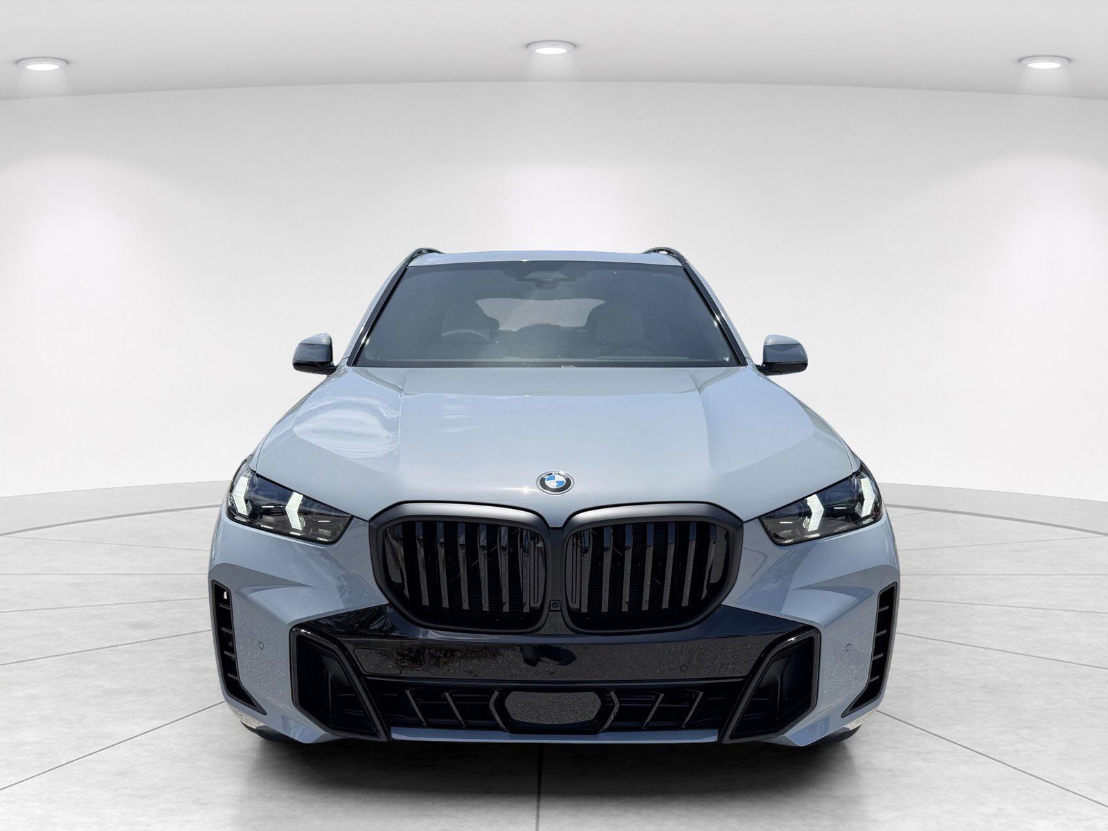 New 2026 BMW X5 xDrive40i w/ M Sport Package AWD/4WD image 2