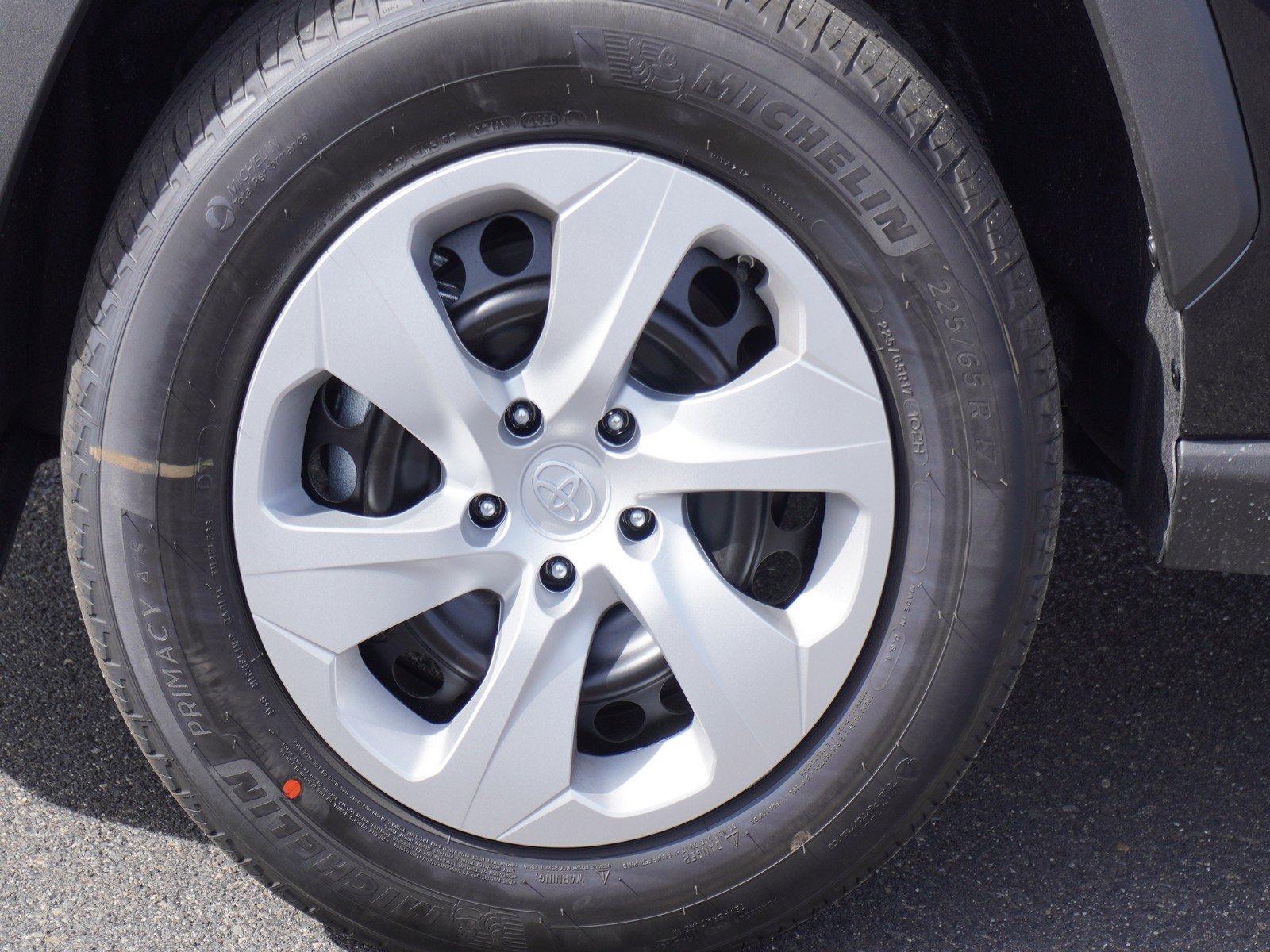 New 2025 Toyota RAV4 LE image 7