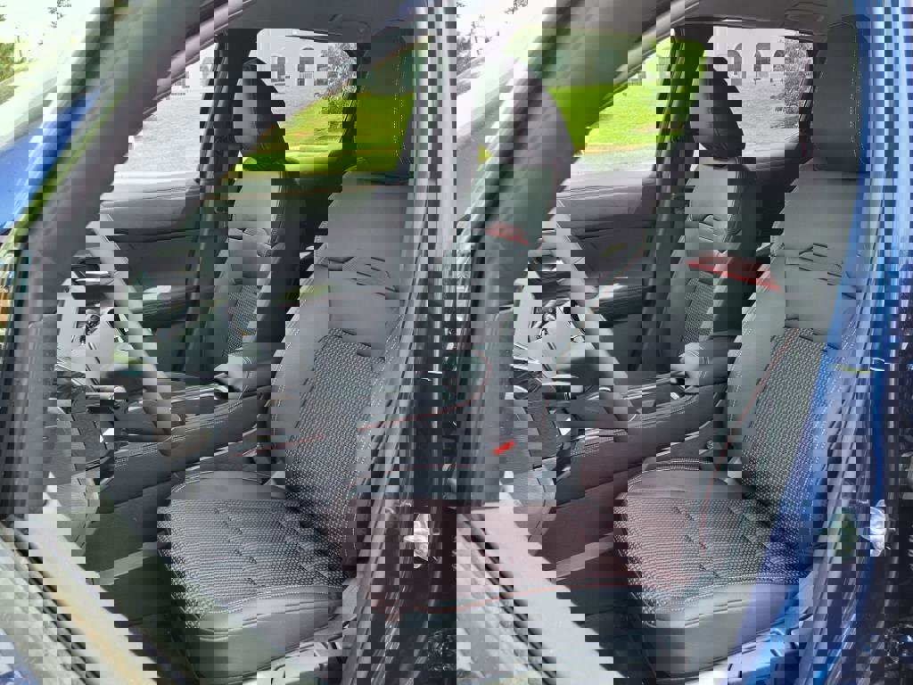 New 2025 Nissan Kicks SR image 5